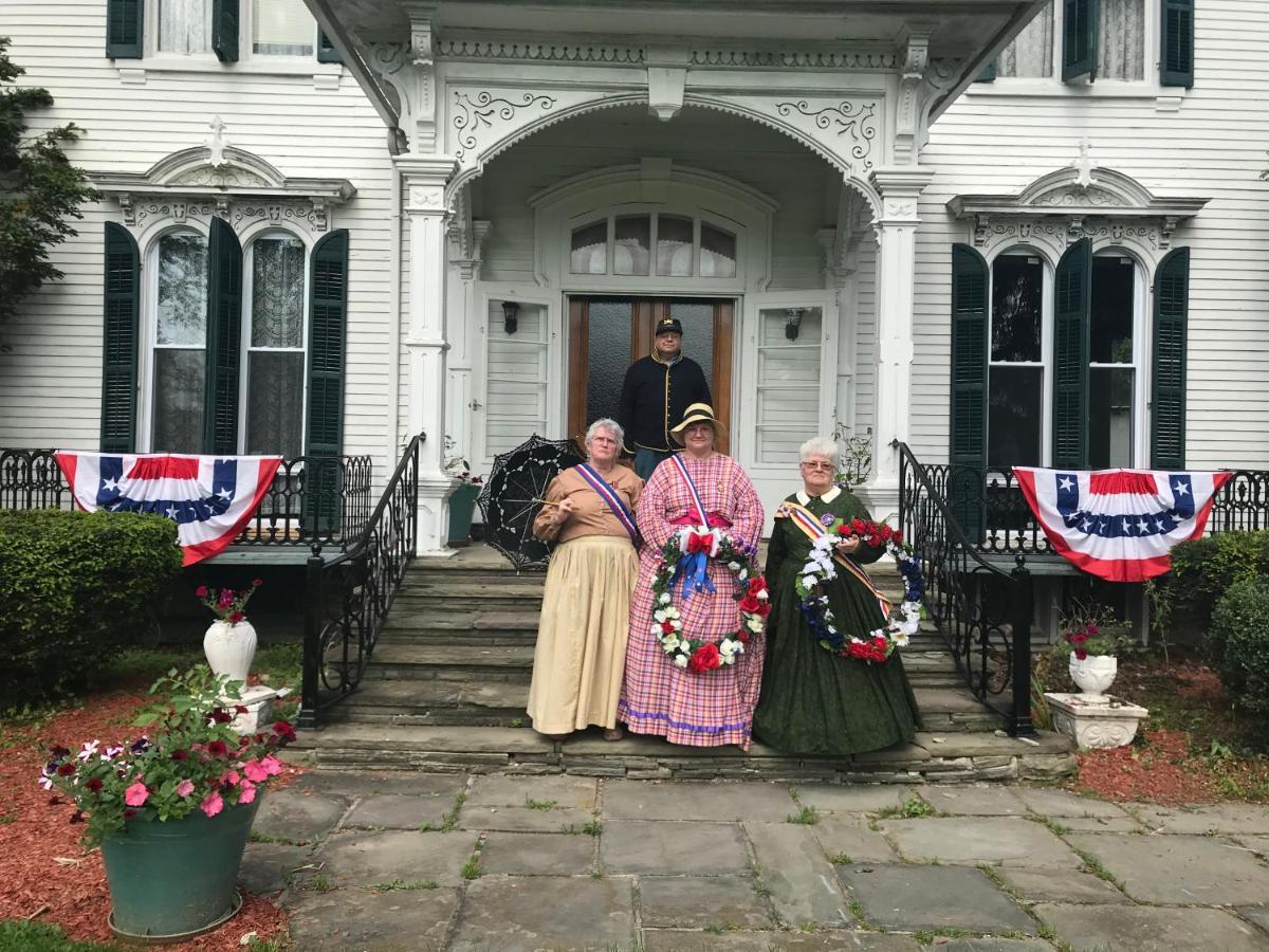 Tillinghast Manor Bed & Brunch Ovid Esterno foto