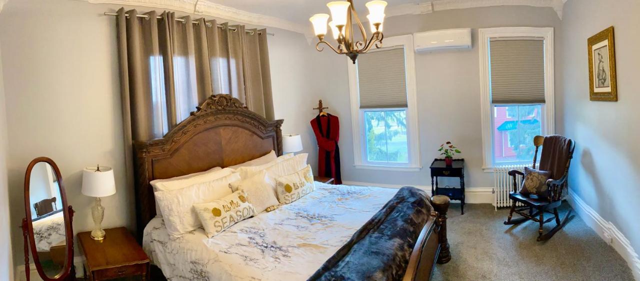 Tillinghast Manor Bed & Brunch Ovid Esterno foto